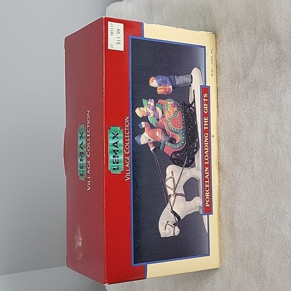 1997 Vintage Lemax Dickensvale Porcelain Loading the Gifts Figurine Collectible